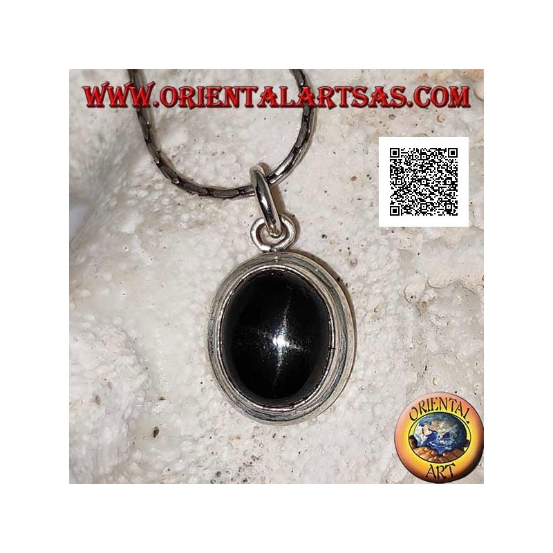 Silberanhänger mit ovalem Cabochon mit schwarzem Stern (Diopside) und glatter, abgerundeter Kante