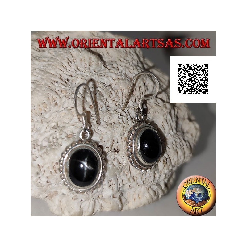 Boucles d'oreilles en argent avec cabochon ovale Black Star (étoile diopside) et bord hélicoïdal