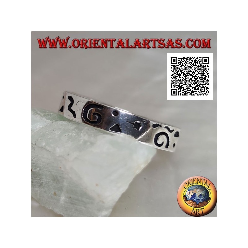 Bague en argent avec gravures mixtes