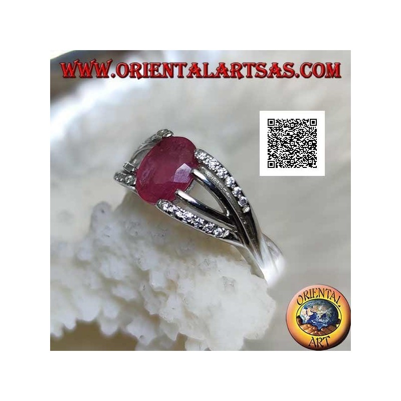 Bague en argent avec rubis ovale naturel serti de deux lignes de zircons et deux d'argent