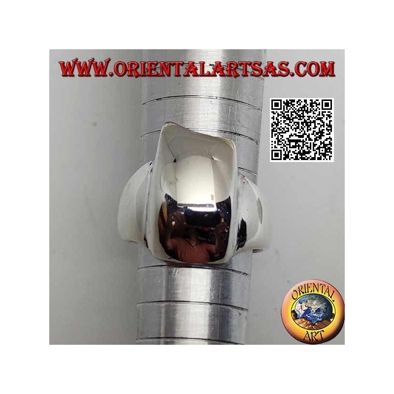 Anillo de plata lisa en un trapezoide convexo biselado rectangular