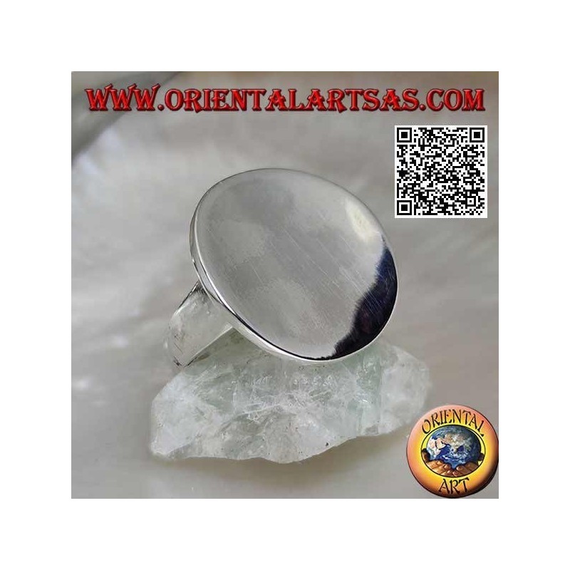 Anello in argento liscio con piastra tonda liscia concava