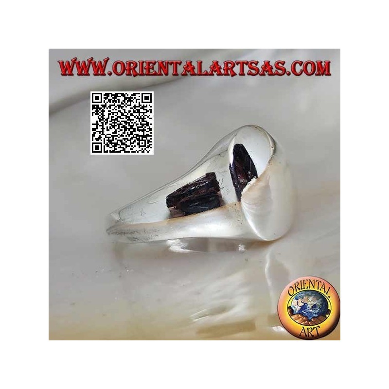 Anello in argento liscio con tondo rialzato e convesso