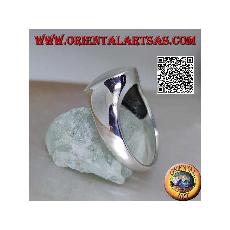 Smooth silver ring with raised and convex round
