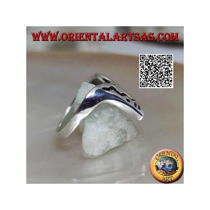 Boomerang-shaped silver ring with openwork decoration