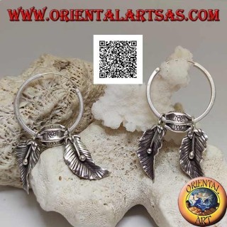 Pendientes de aro de plata (Karen) con hojas colgantes con fruta oriental (alchechengi)
