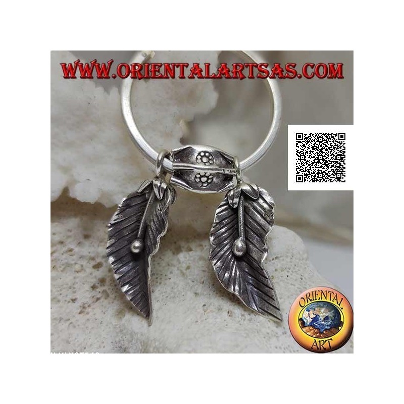 Créoles en argent (Karen) avec des feuilles pendantes avec des fruits orientaux (alchechengi)