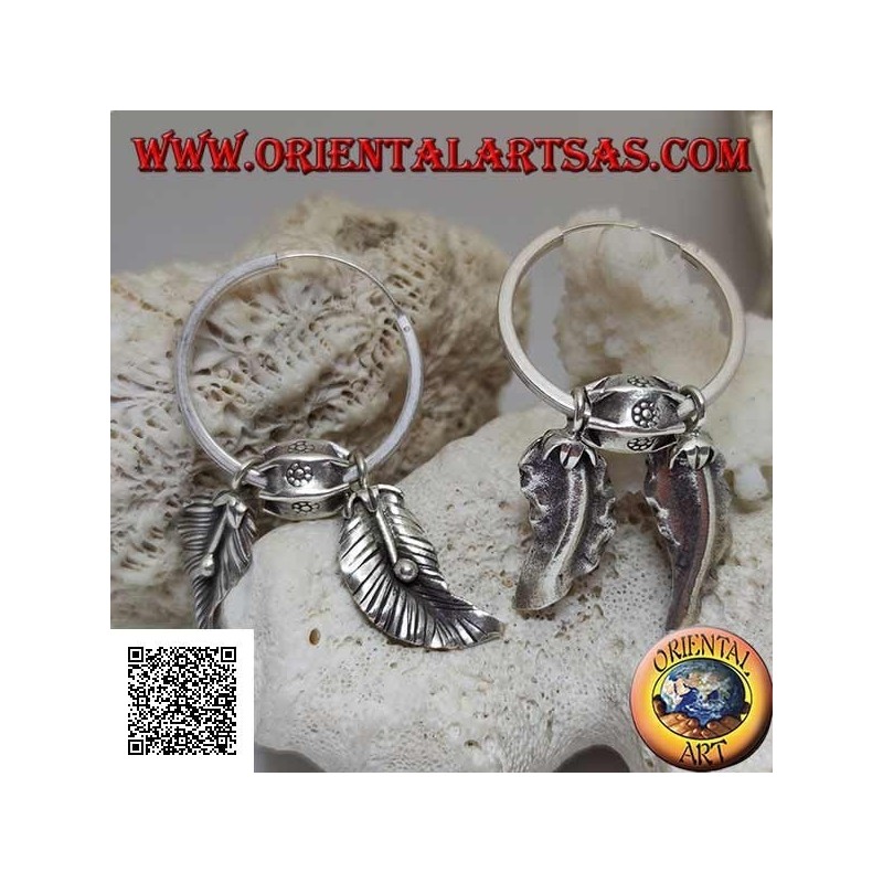 Orecchini in argento a cerchio (Karen) con foglie pendenti  con frutto orientale (alchechengi)