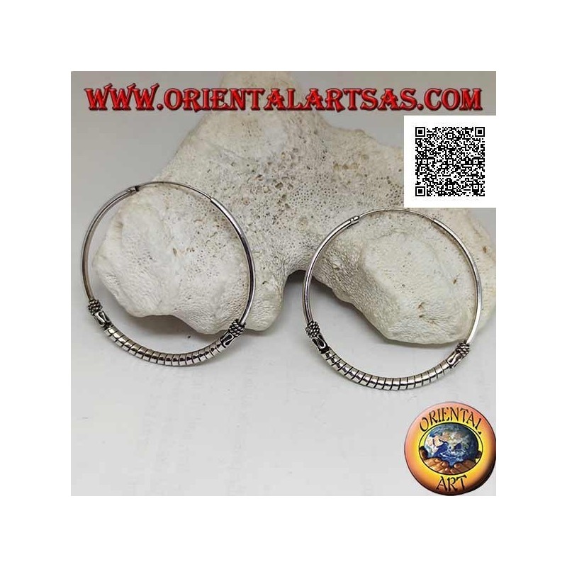 Silberohrringe, Kreis gearbeitet mit dicken Scheiben zwischen Serpentin und Interlacing, 45 mm