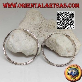 45 mm diamantbearbeitete silberne Kreisohrringe.