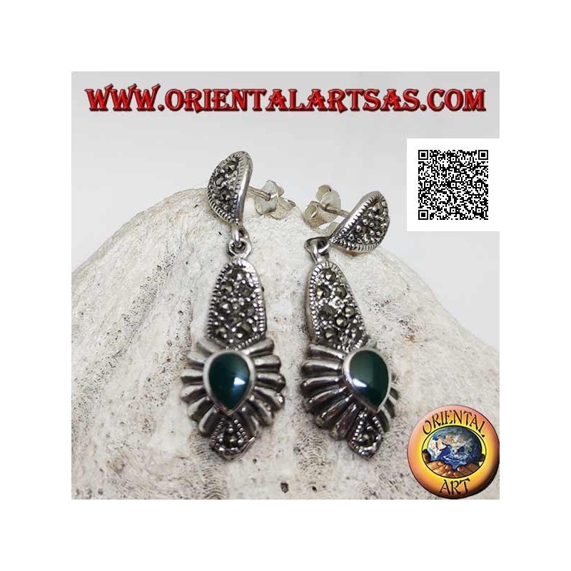 Boucles d'oreilles en argent avec une plaque parsemée d'un pendentif en marcassite et une goutte d'agate verte inversée