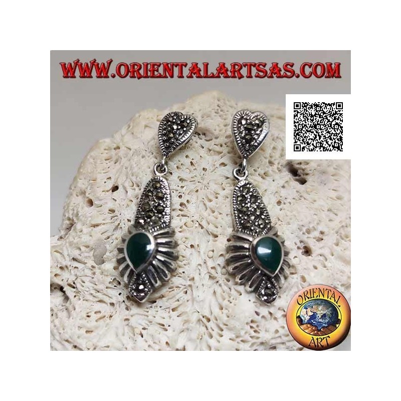 Boucles d'oreilles en argent avec une plaque parsemée d'un pendentif en marcassite et une goutte d'agate verte inversée