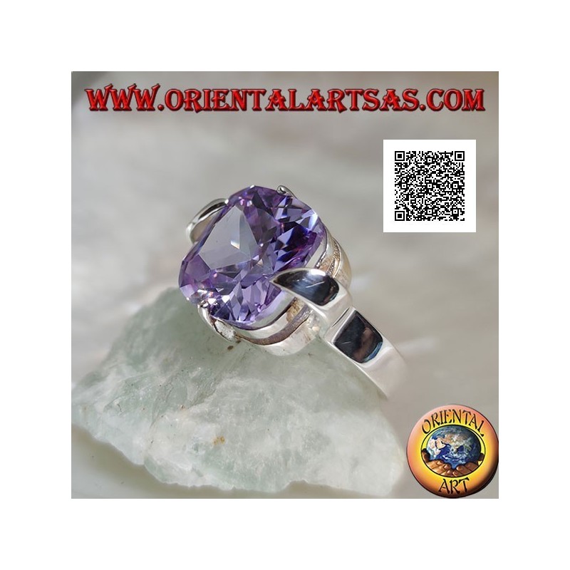 Ring aus rhodiniertem Silber mit quadratischem, klarem, amethystfarbenem Zirkon in der Mitte der Seiten