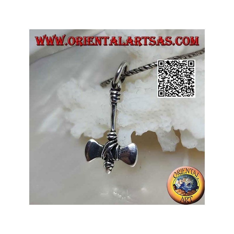 Pendentif en argent en forme de double hache d'hommes primitifs