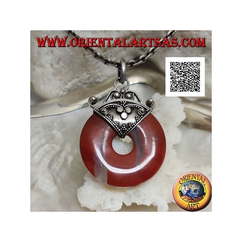 Colgante de jaspe rojo en forma de rosquilla de 28 mm. con gancho decorado en bajorrelieve plateado