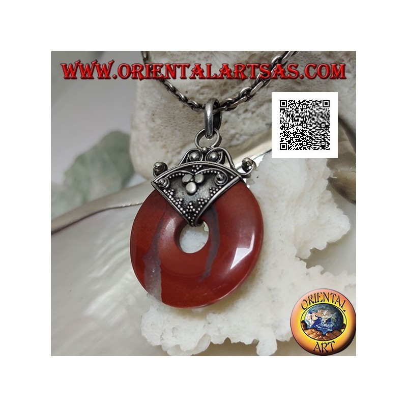 Colgante de jaspe rojo en forma de rosquilla de 28 mm. con gancho decorado en bajorrelieve plateado