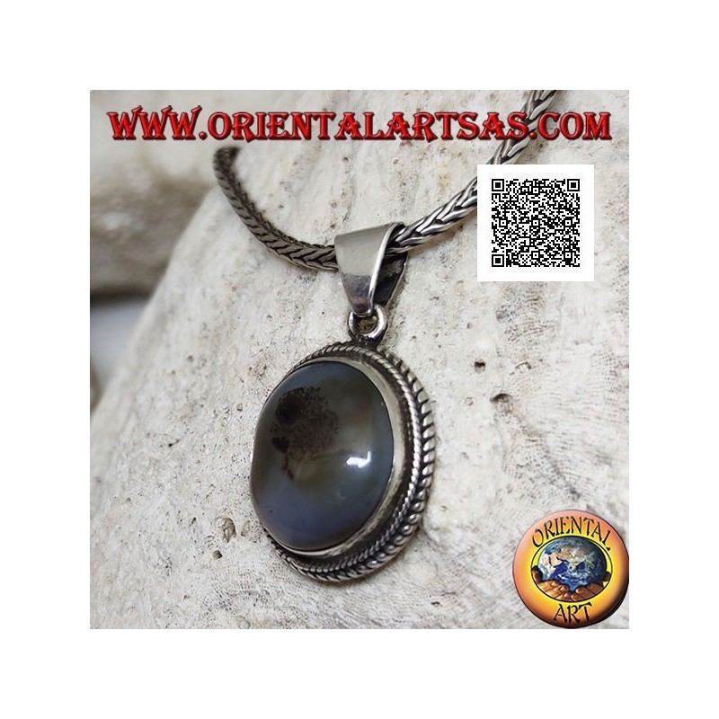 Ciondolo in argento con quarzo tormalinato ovale cabochon contornato da intreccio