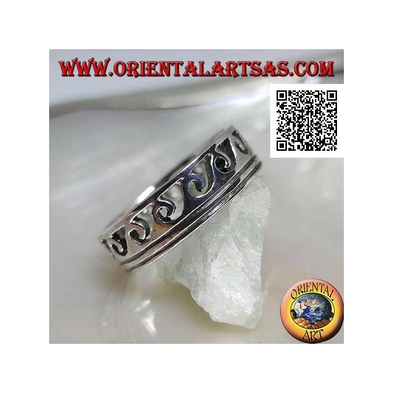 Anello a fedina in argento intagliata ad onde su due righe incise