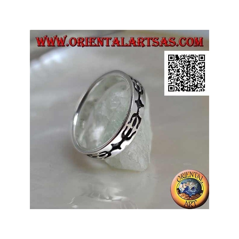 Bague en argent incrustée d'un trident opposé