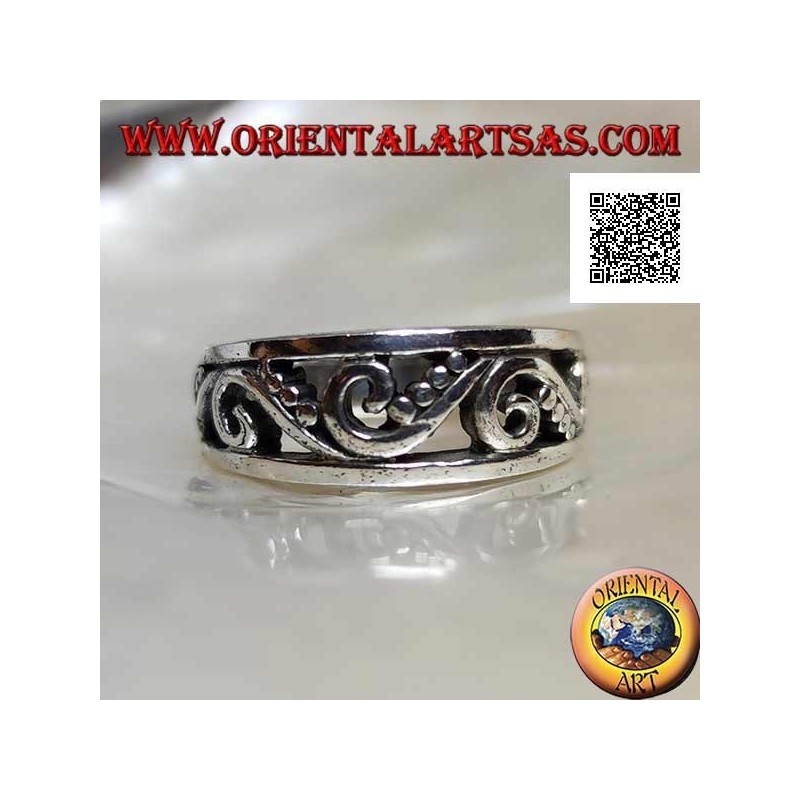 Anello in argento a fedina crescente con motivo traforato di curve e dischetti