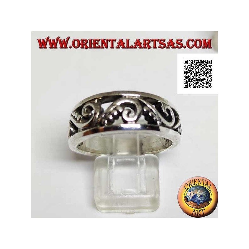 Anello in argento a fedina crescente con motivo traforato di curve e dischetti