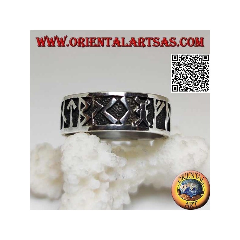 Bague en argent avec runes nordiques en bas-relief