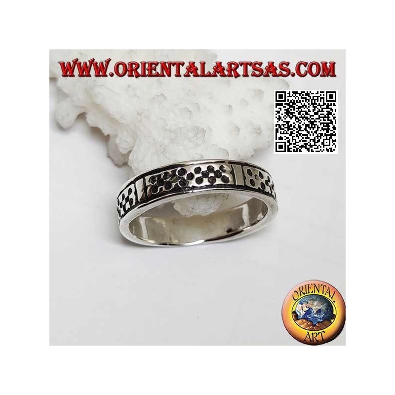 Silver ring with engraved dotted X crosses