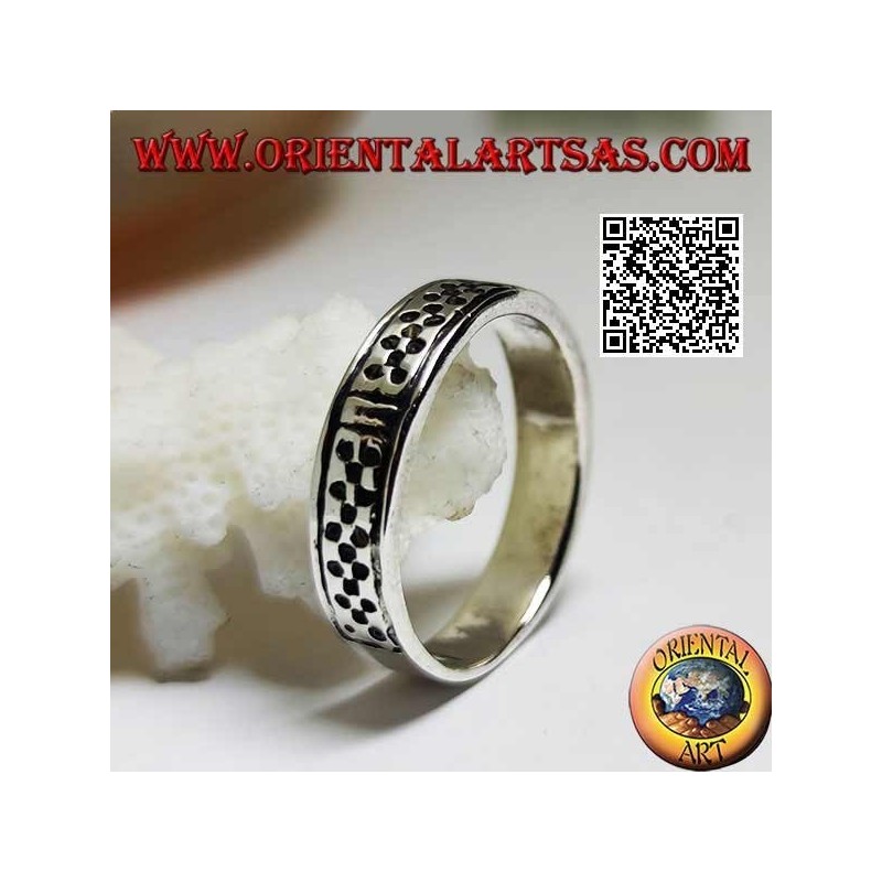 Bague en argent avec croix en X pointillés gravés