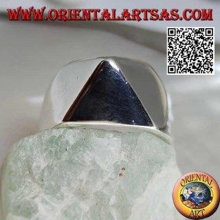 Anello in argento semplice a forma di piramide sporgente liscia