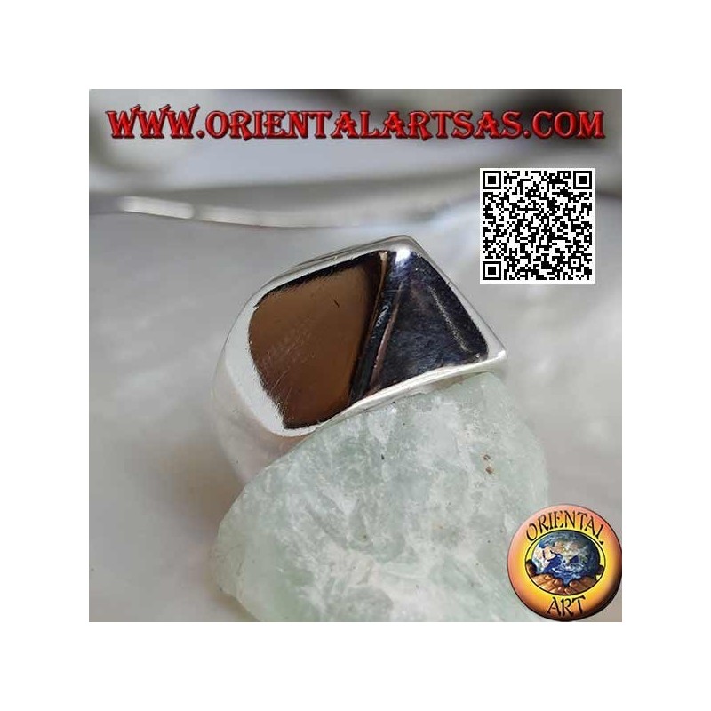 Anillo de plata simple en forma de pirámide que sobresale lisa