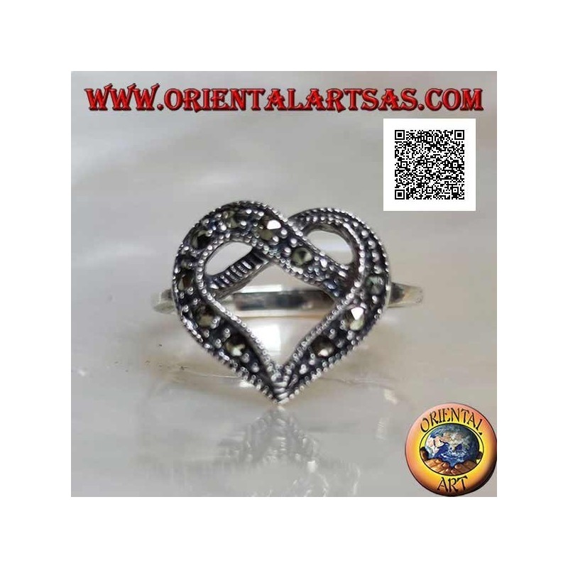 Bague en argent avec entrelacement central en forme de cœur parsemé de marcassite
