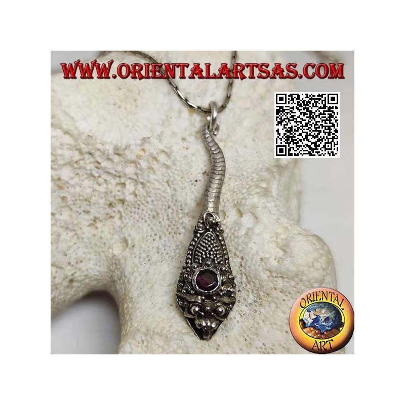 Pendentif en argent en forme de cobra avec grenat artisanal