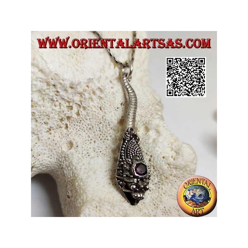 Colgante de plata en forma de cobra con granate artesanal