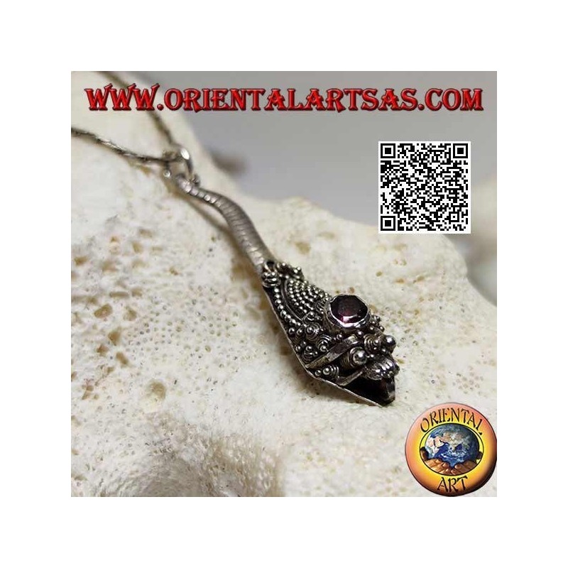 Pendentif en argent en forme de cobra avec grenat artisanal