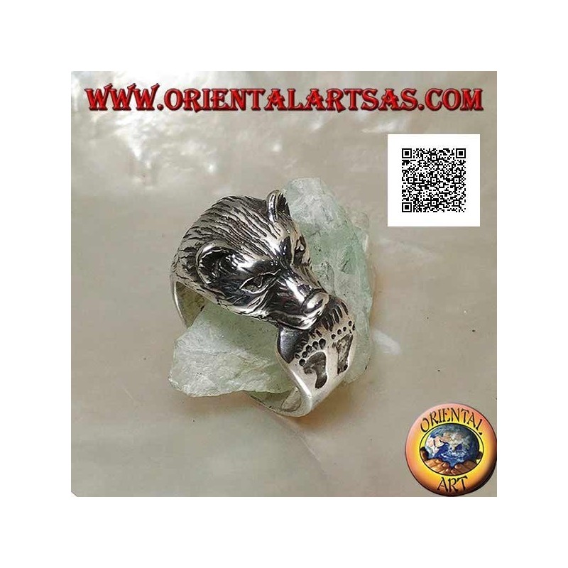 Anello in argento testa di orso che si morde la coda con orme di piedi incise