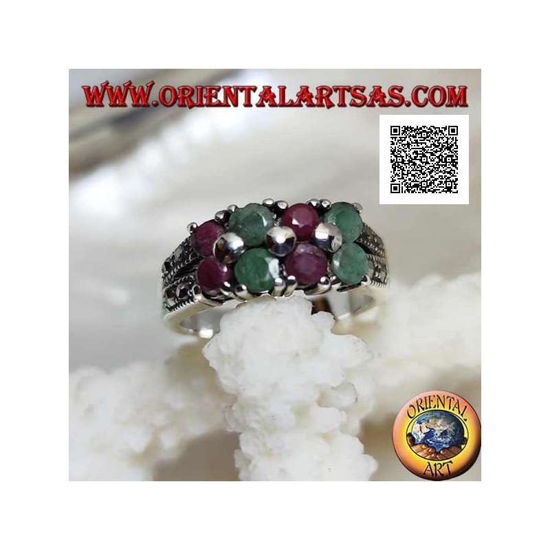 Anello in argento con coppie di rubini e smeraldi tondi naturali incastonati alternati e marcassite sui lati