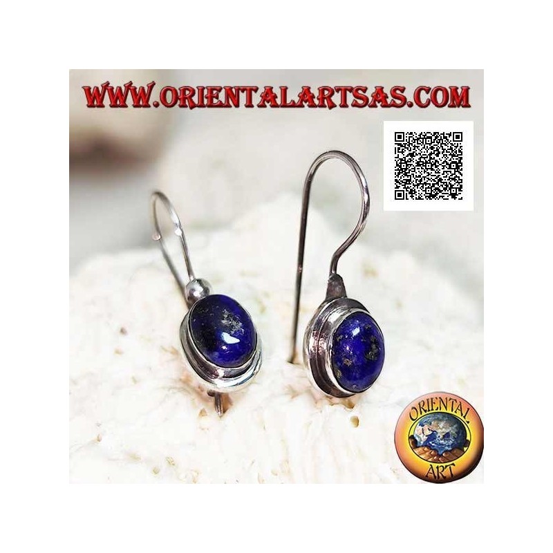Silberne Ohrringe mit ovalem Cabochon Lapislazuli auf glatter Fassung mit Bordüre