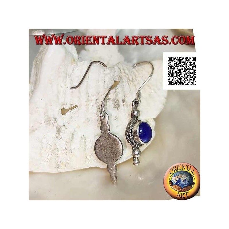 Boucles d'oreilles pendantes en argent avec lapis lazuli rond entouré de tissage et deux boules en dessous