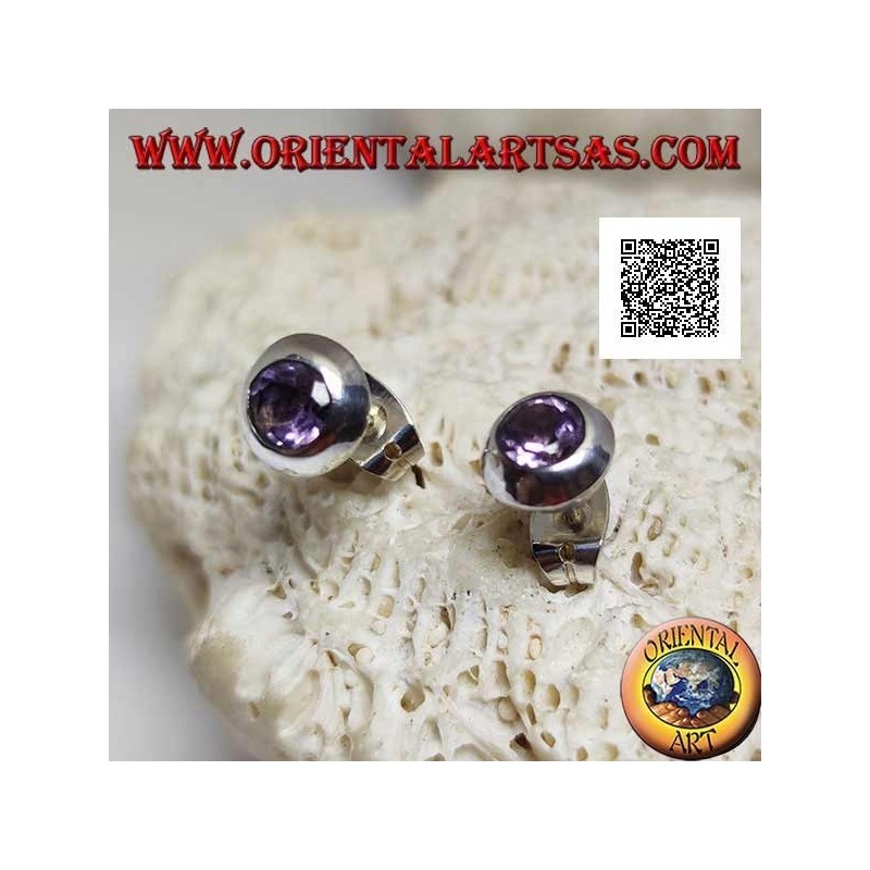 Boucles d'oreilles lobe en argent avec améthyste ronde naturelle sertie au ras du bord