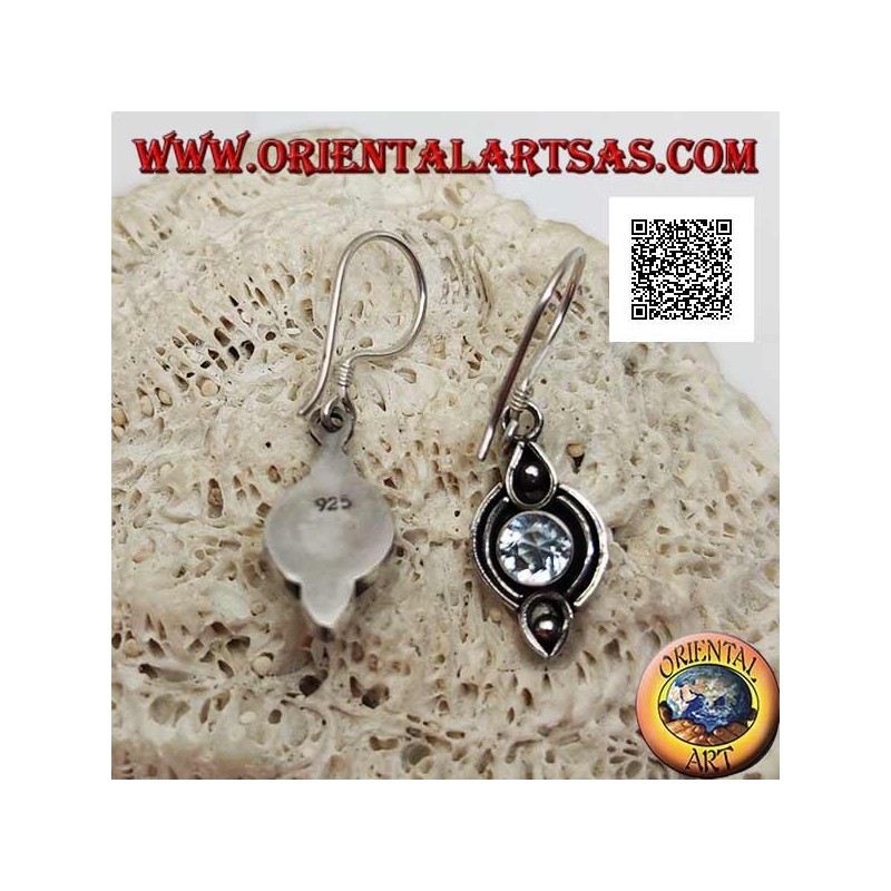 Pendientes de plata con topacio azul redondo natural sobre engaste étnico grabado