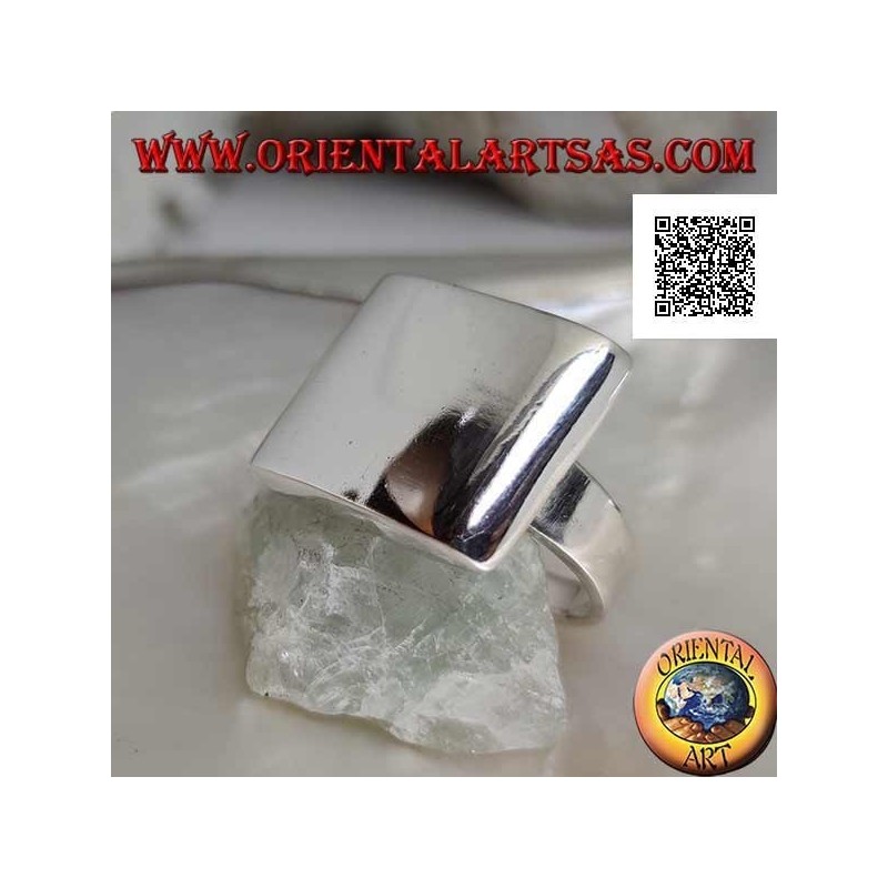 Bague en argent lisse avec plaque rectangulaire arrondie sur les bords
