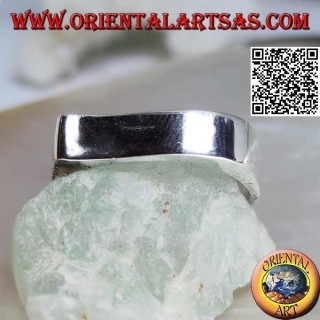 Anello in argento liscio squadrato ondulato sul davanti