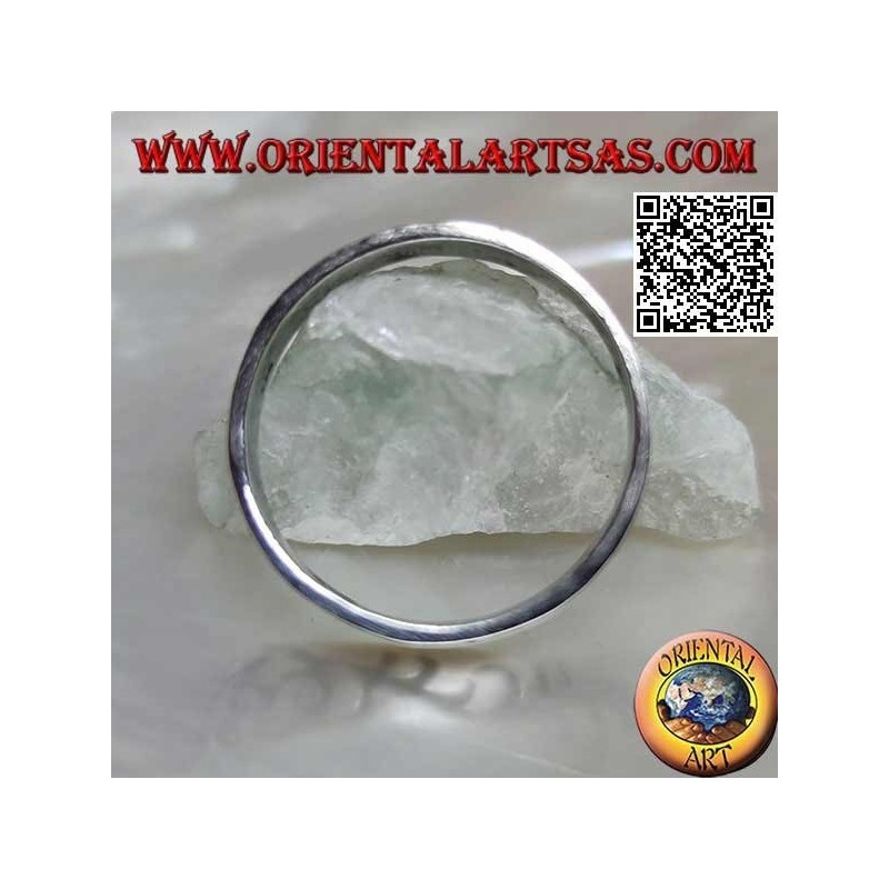 Anello in argento a fedina con incisione di un ramo floreale