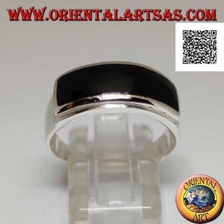 Anello in argento con onice rettangolare orizzontale a filo con doppio bordo sollevato liscio