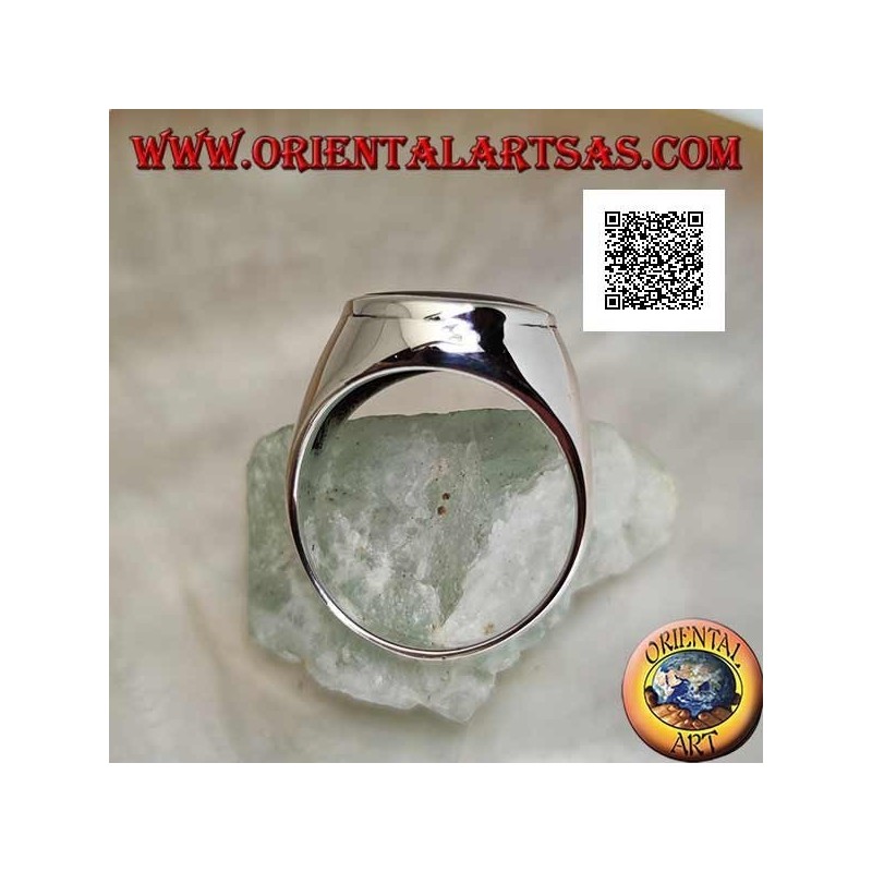 Bague en argent avec onyx rond affleurant avec bord relevé sur serti lisse