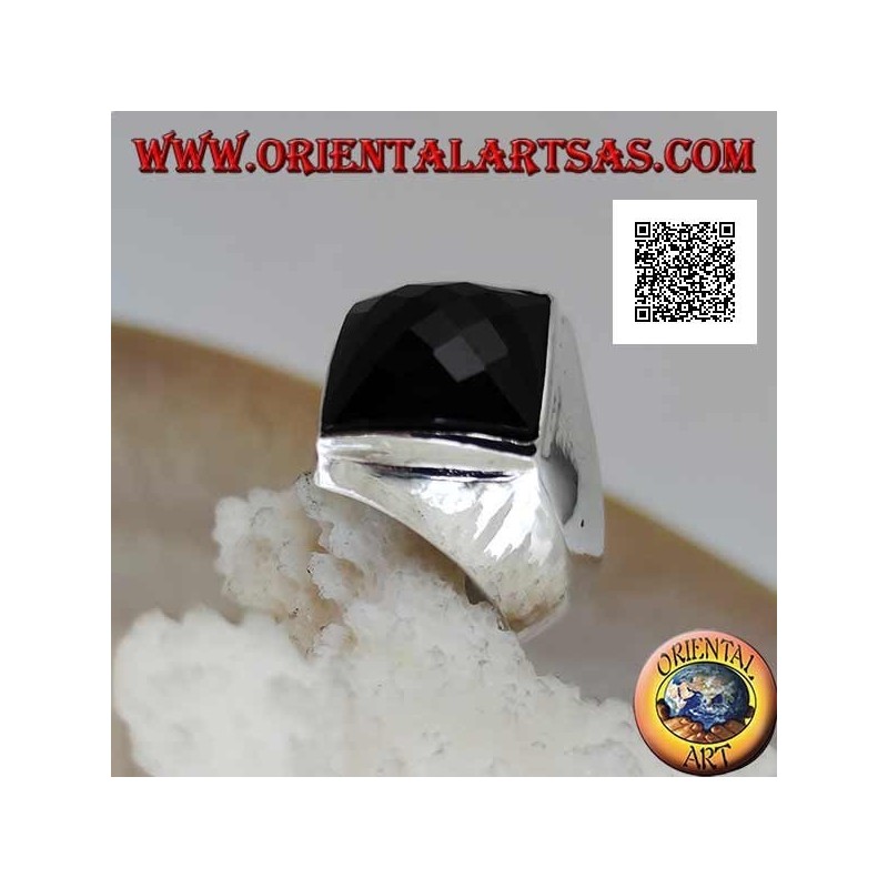 Silberring mit facettiertem quadratischem Rhomboid-Onyx bei glatter Einstellung