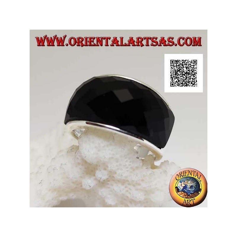 Anillo de plata con ónix curvado facetado rectangular redondeado en engaste liso