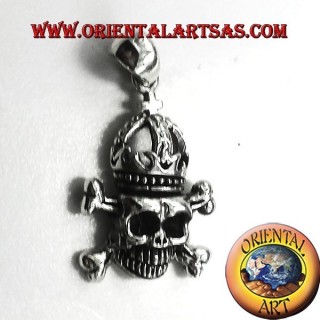 Skull pendant with silver crown
