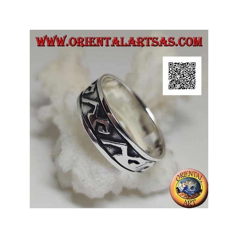 Anillo de plata con símbolos de Arquímedes en bajorrelieve