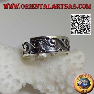 Bague en argent avec vagues et boules gravées